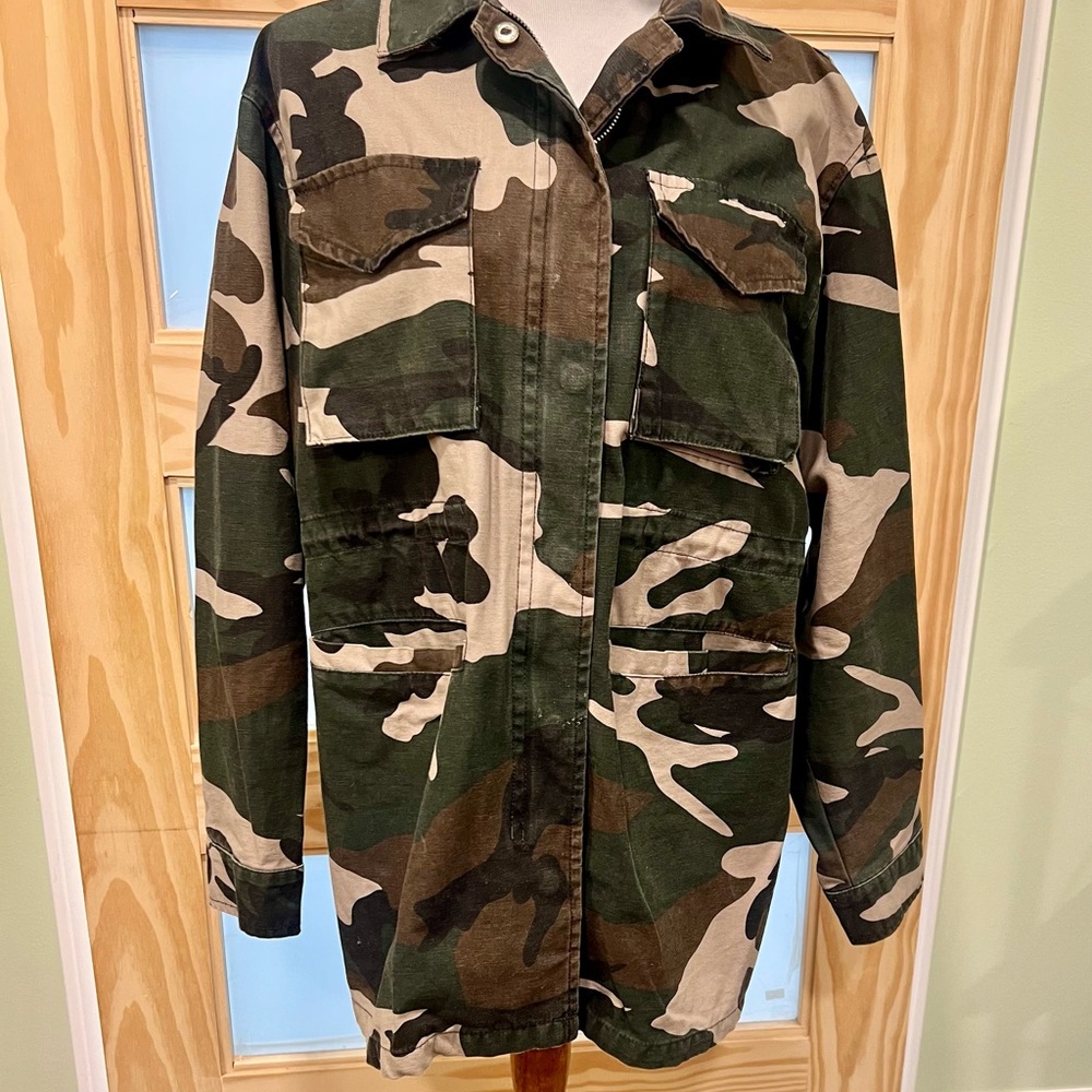 Women’s Camouflage Jacket Size L